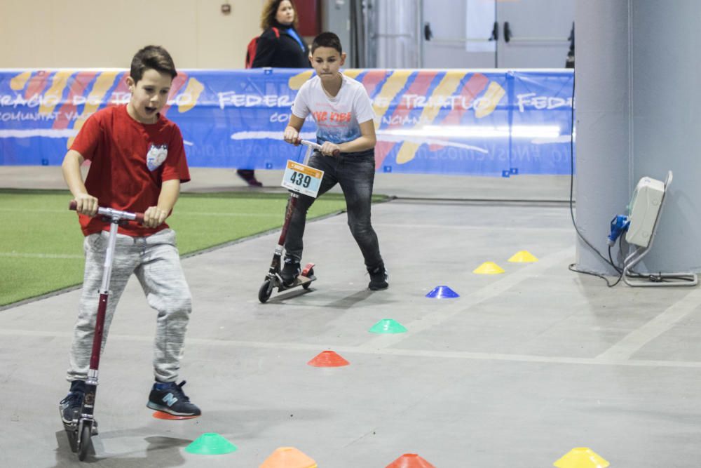 Cientos de niños y niñas disfrutan de Expojove 2019