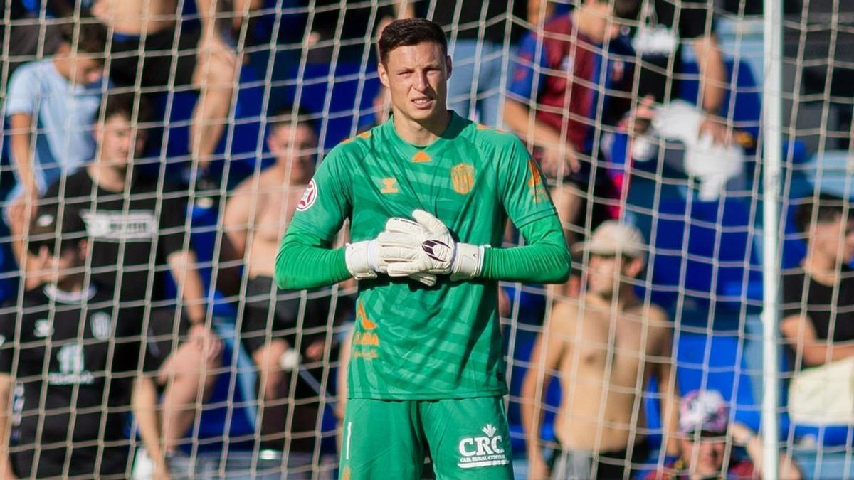Ramón Vila, durante un encuentro con el Eldense en la temporada 2025-2026.