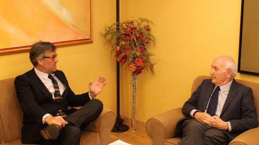 José María Calvo-Sotelo y Antonio Fontenla, ayer, durante su reunión.