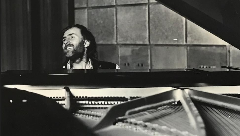 Teddy Bautista, al piano en una imagen de los años 70.