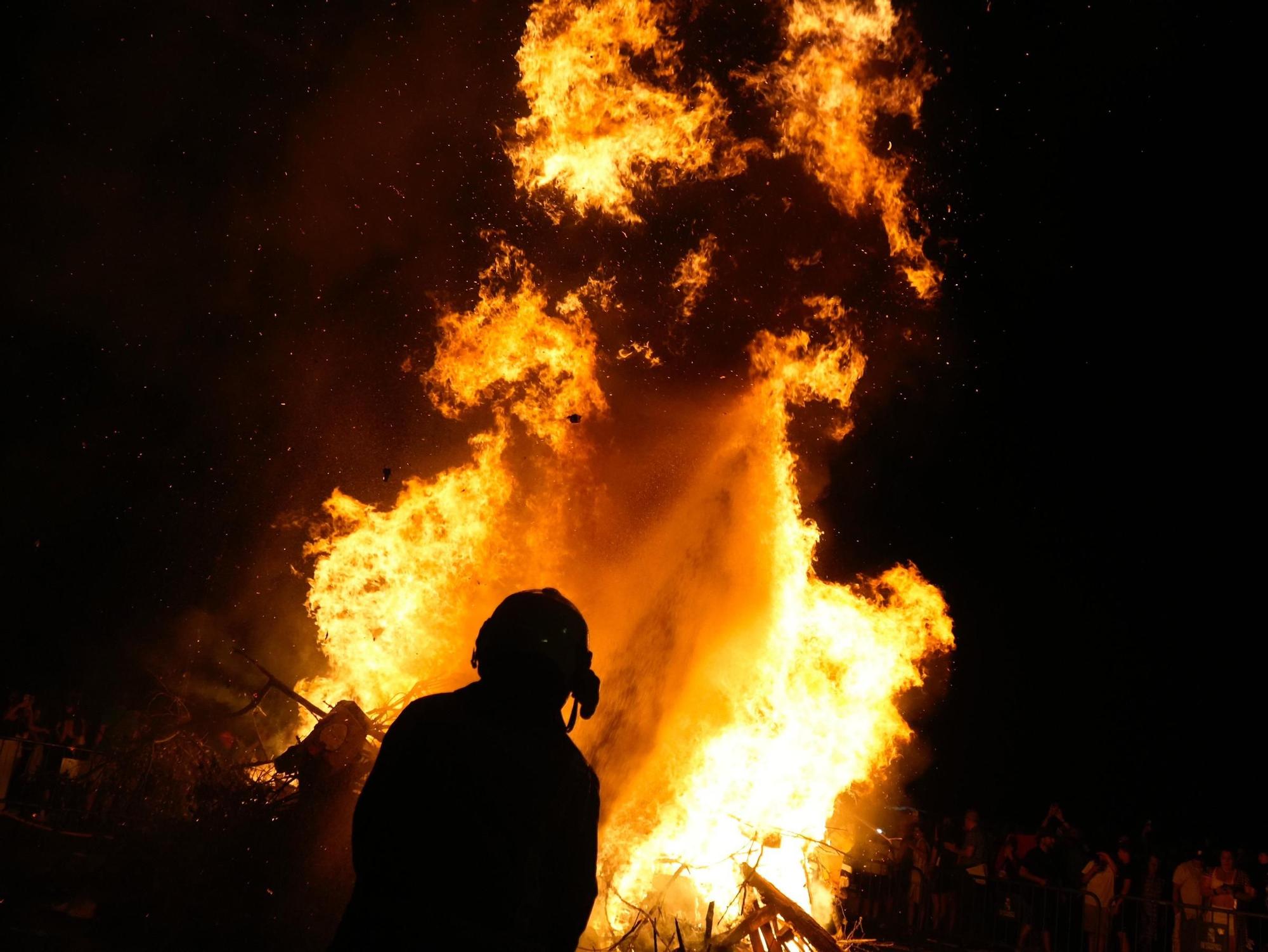 GALERÍA | Así ha transcurrido la hoguera de San Juan en Zamora: adiós a lo malo
