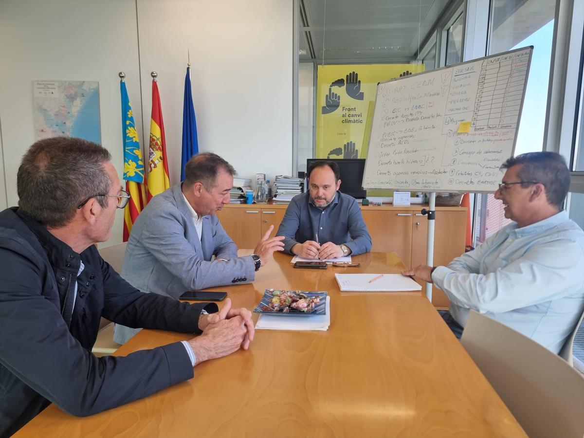 Reunión del alcalde de Riba-roja de Túria con el director general de Calidad y Educación Ambiental, Jorge Blanco.