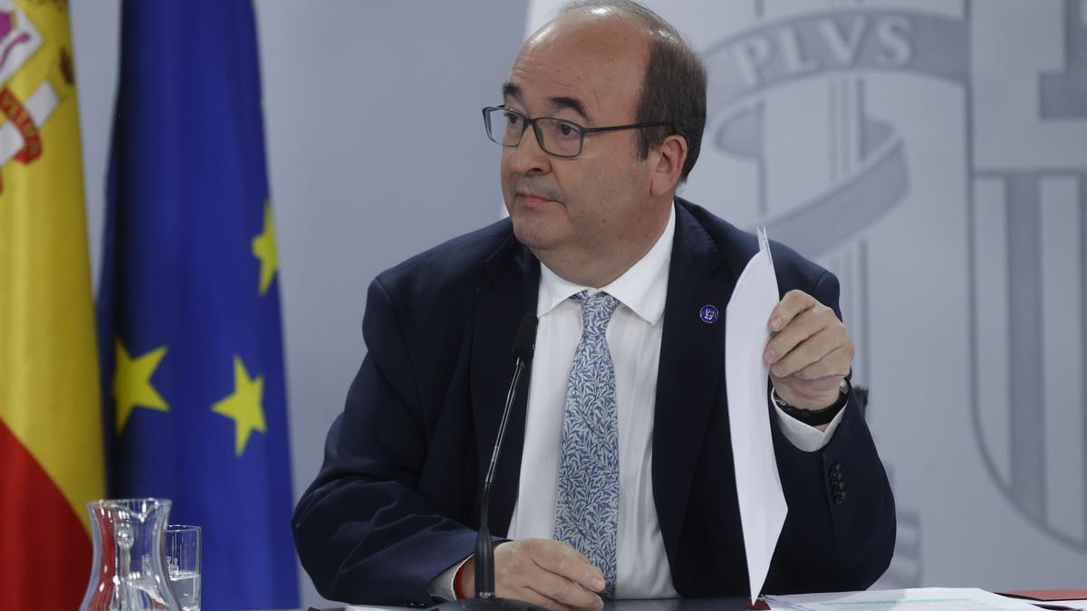 El ministro de Cultura, Miquel Iceta, durante la rueda de prensa ofrecida tras la reunión del Consejo de Ministros, este martes en el Palacio de la Moncloa.