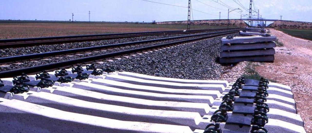 Obras en una línea de alta velocidad.