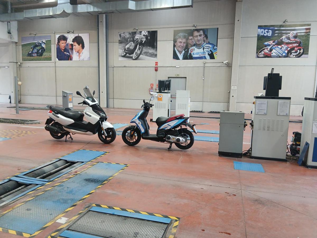 Dos motocicletas
