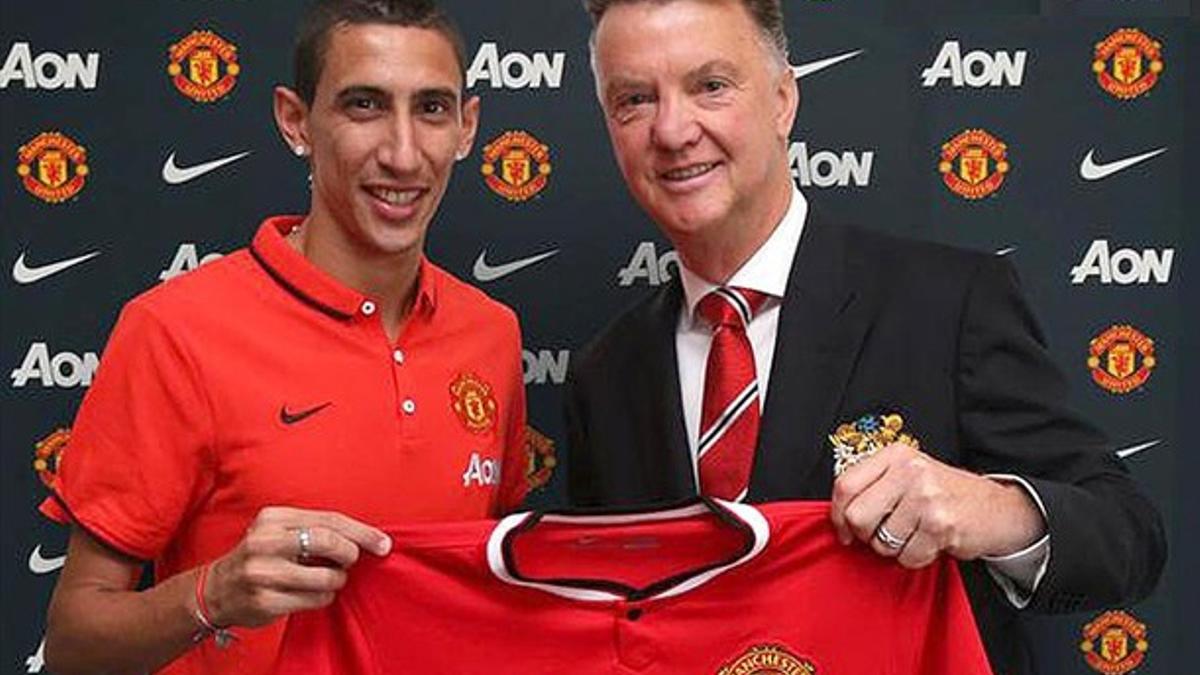 Di María y Van Gaal, con la camiseta del United