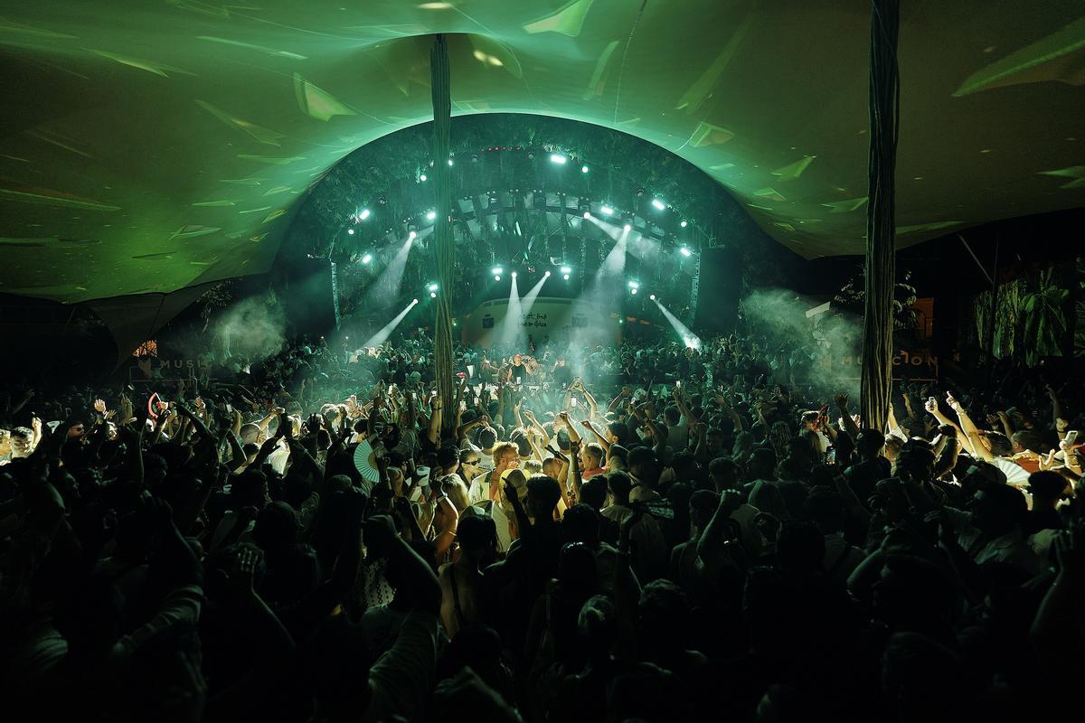 ICONS en Destino Five Ibiza Pacha.