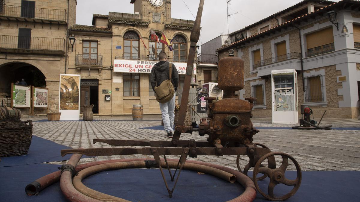 Muestra de la exposición de la vendimia en la Plaza de Fermoselle