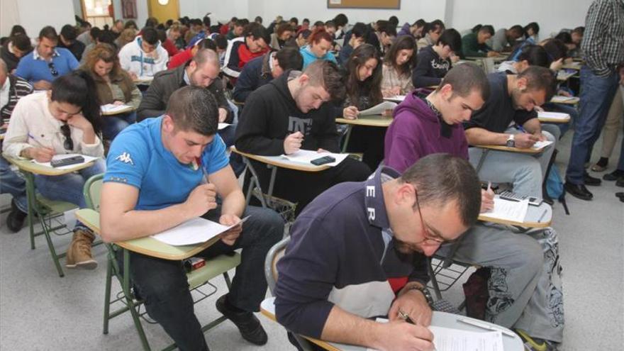 1.200 inscritos participan en las pruebas del Graduado en ESO para mayores de 18 años