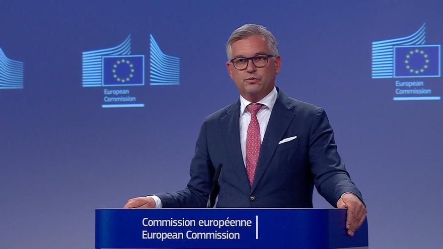 Bruselas desvincula la regularización de migrantes de la crisis de Ceuta