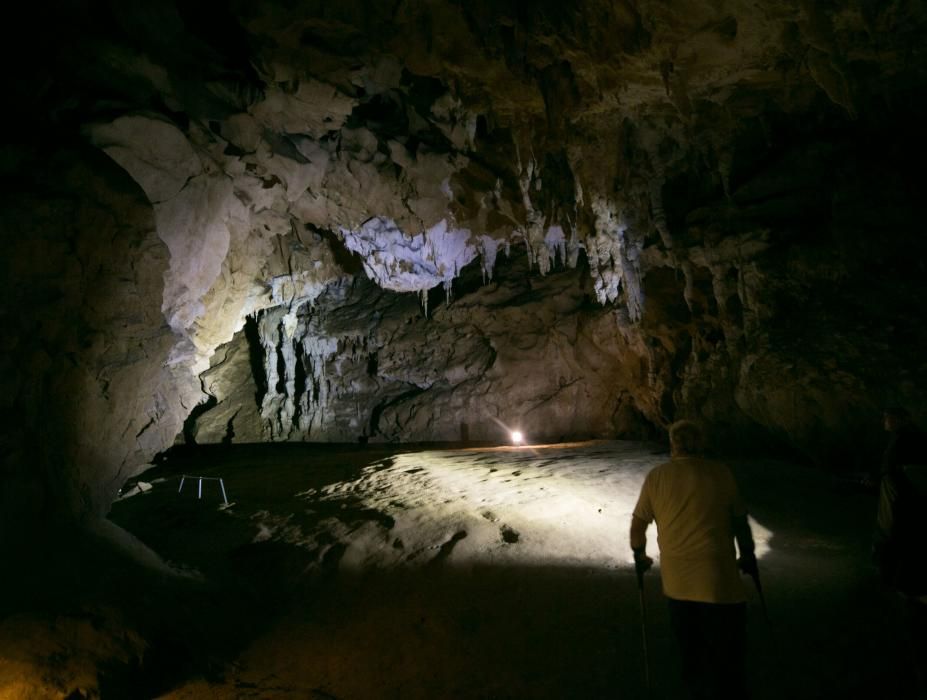 CUEVA DE TITO BUSTILLO