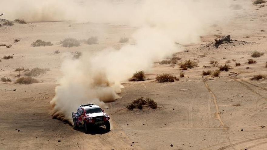 Al-Attiyah y Brabec se colocan al frente de los coches y motos en el prólogo del Dakar