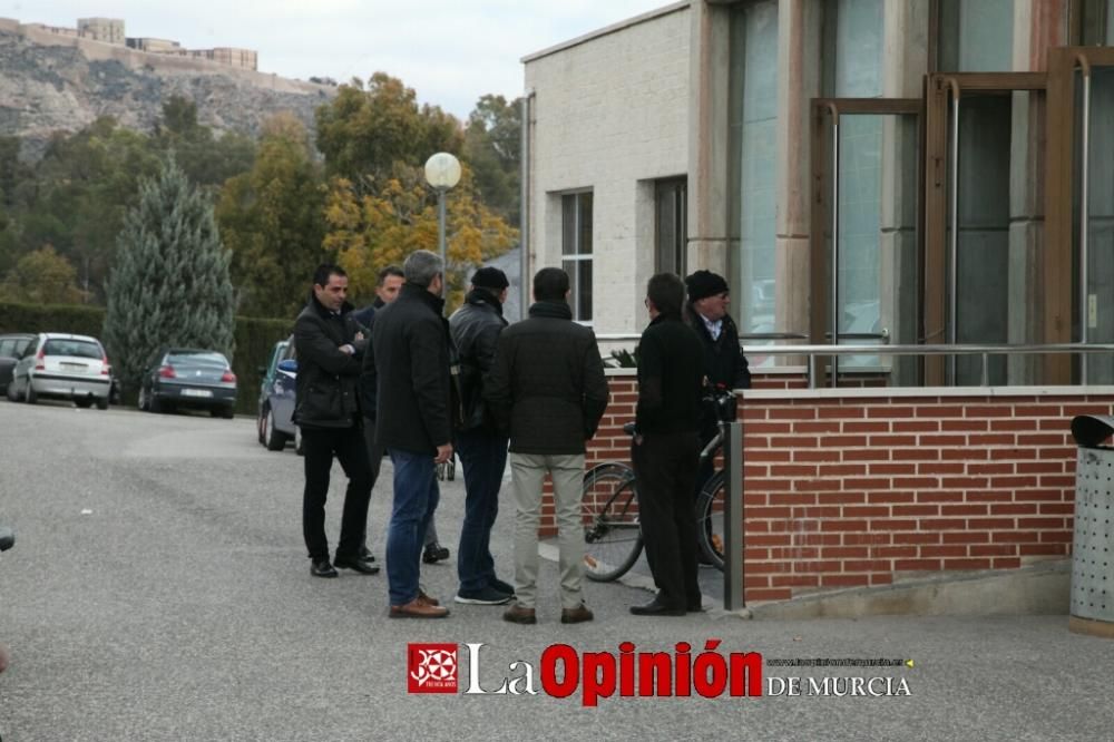 Familiares y amigos dan el último adiós a José Antonio Pujante en el tanatorio Lázaro de Lorca