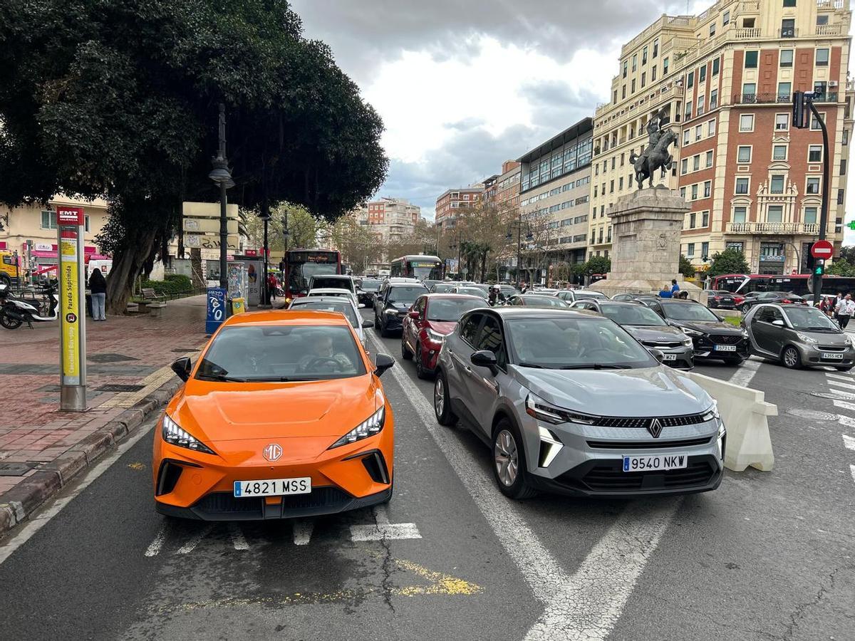 Atasco en la Plaza de España.
