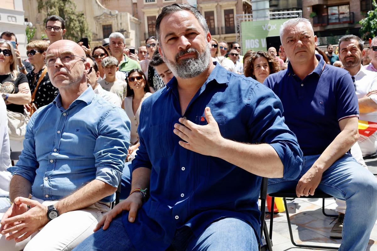 Abascal participa en un mitin de campaña para las europeas en Murcia