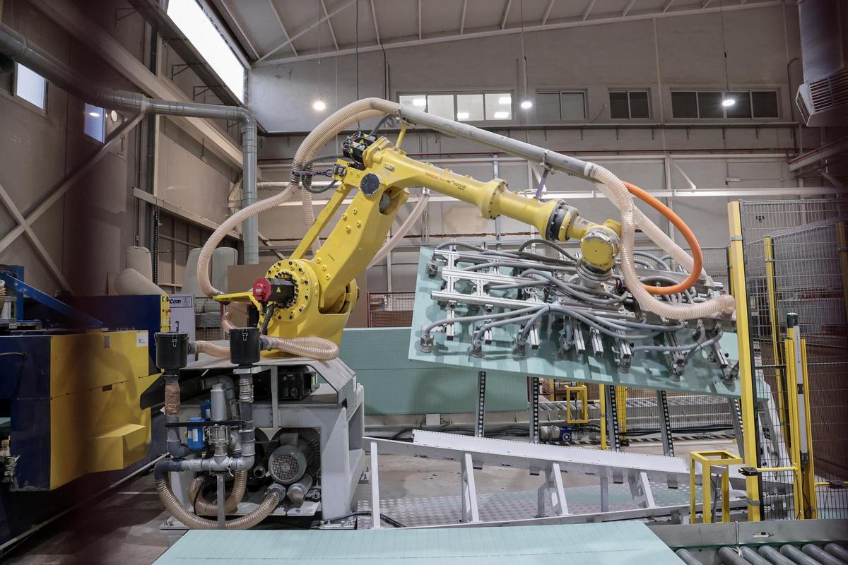 Una de las factorías de Incom en Elda. e