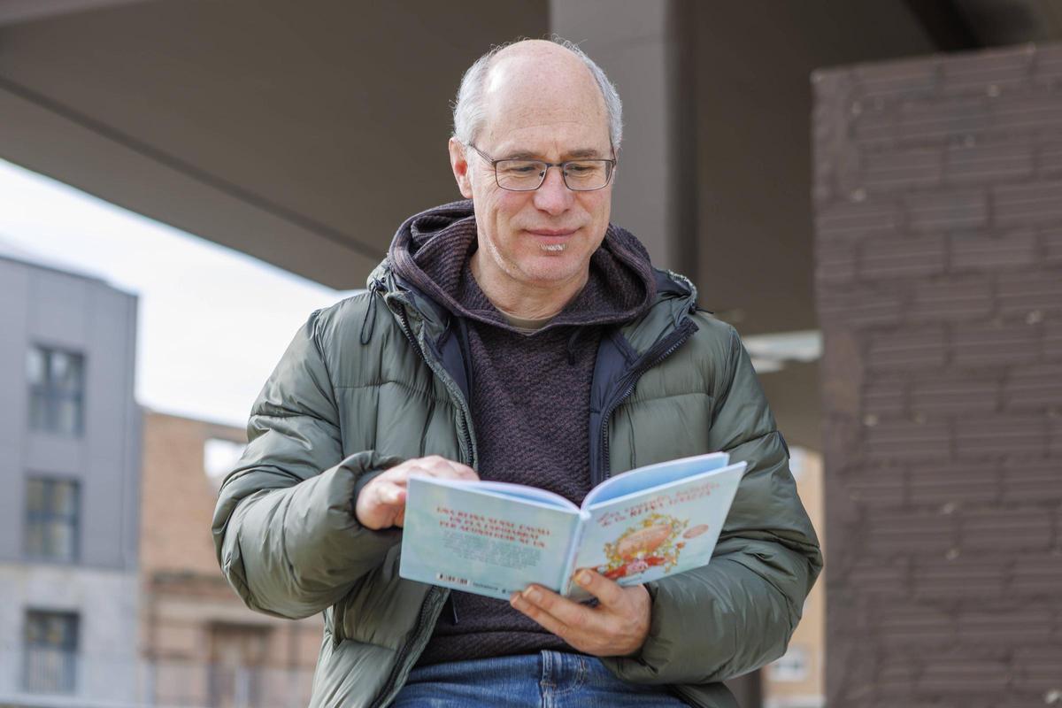 Quim Crusellas parla del poder i la guerra fent servir els estereotips dels personatges dels contes clàssics