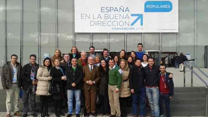 Foto de familia de la delegación malagueña del PP, en Valladolid.