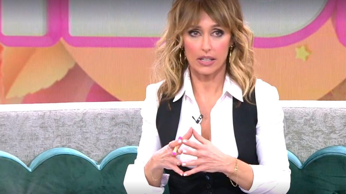 Emma García para Fiesta y abandona el plató tras su error: "Pido disculpas. Sé que ha sido muy poco profesional por mi parte"