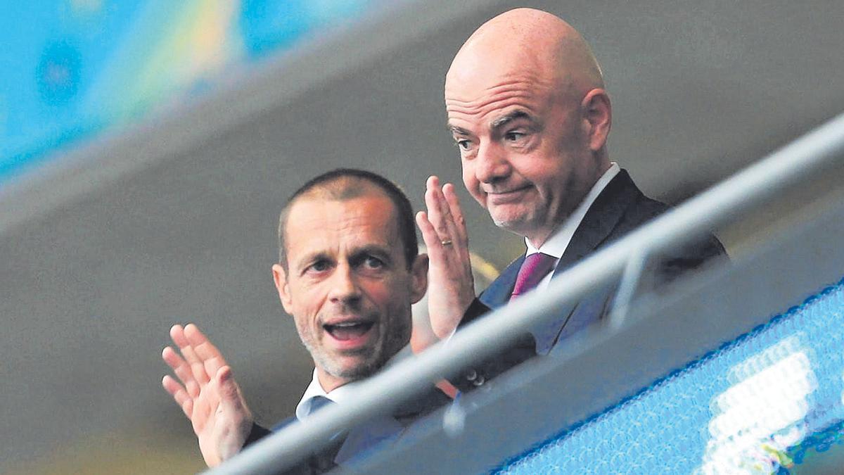 Aleksander Ceferin, presidente de UEFA, y su homólogo en FIFA, Gianni Infantino, le han dicho adiós al Villarreal en cuanto a sus opciones de jugar el Mundial.
