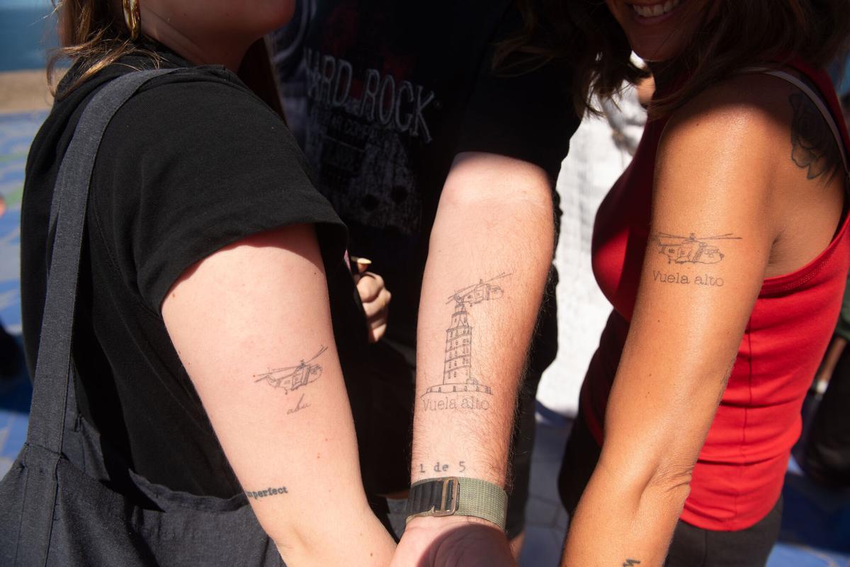 Tatuajes de los familiares de un expiloto del antiguo S-61