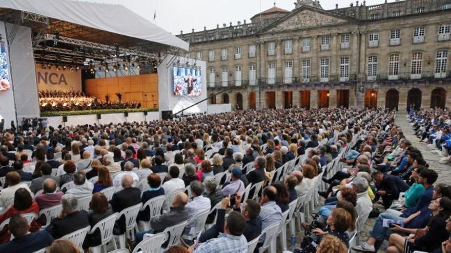 Así sonó el himno gallego en el Obradoiro bajo la batuta de Gustavo Dudamel