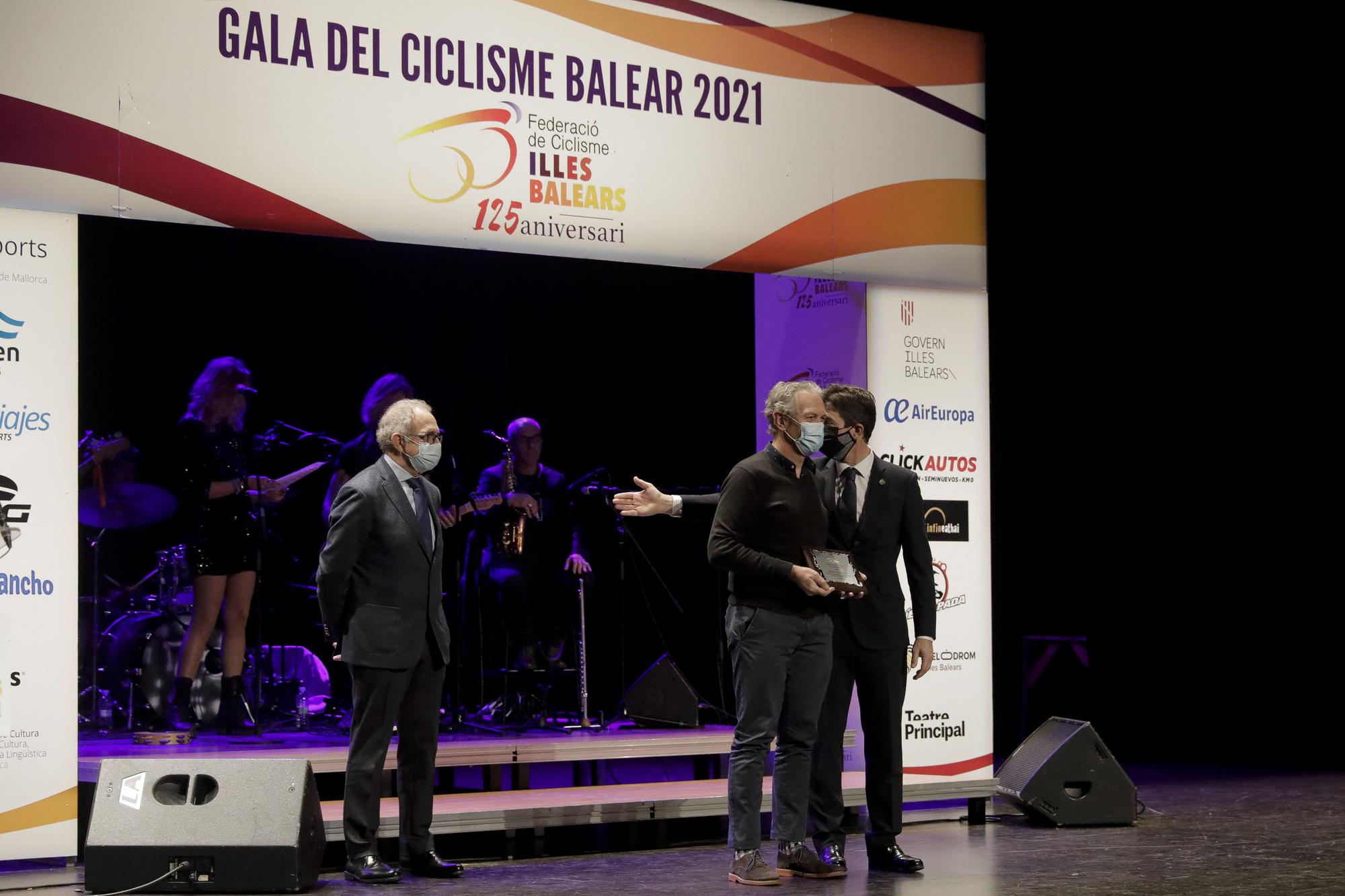 La Federación Balear de Ciclismo homenajea a sus campeones