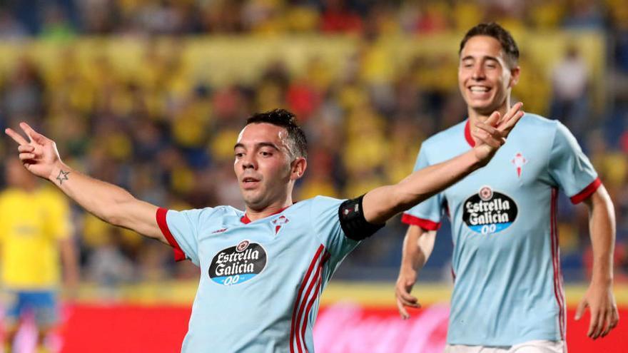 Aspas y Mor celebran uno de los goles. // E. Urquijo