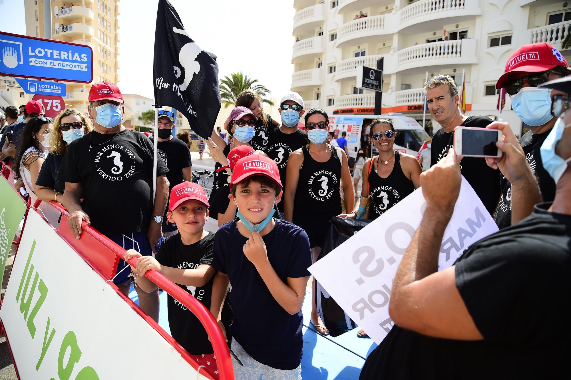 Protestas de vecinos del Mar Menor al inicio de La Manga