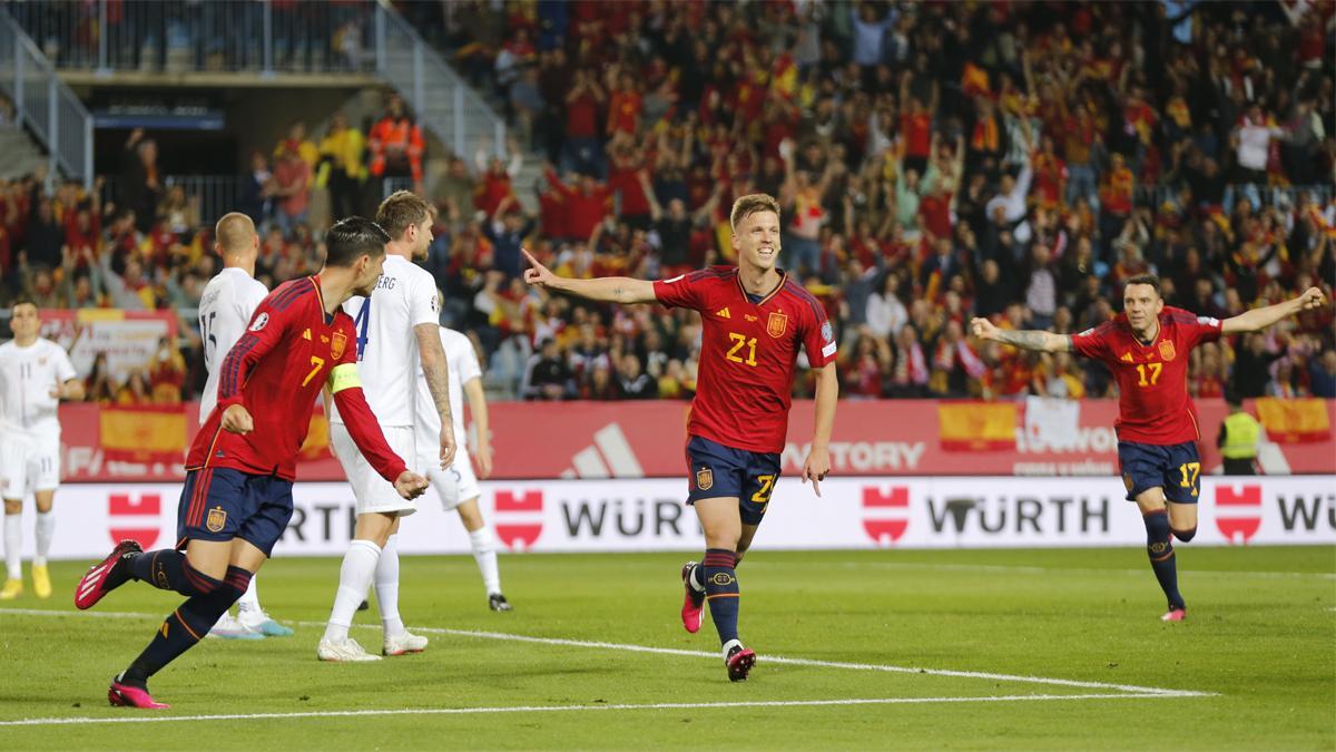 Dani Olmo celebra el primer gol de la 'era De la Fuente' ante Noruega