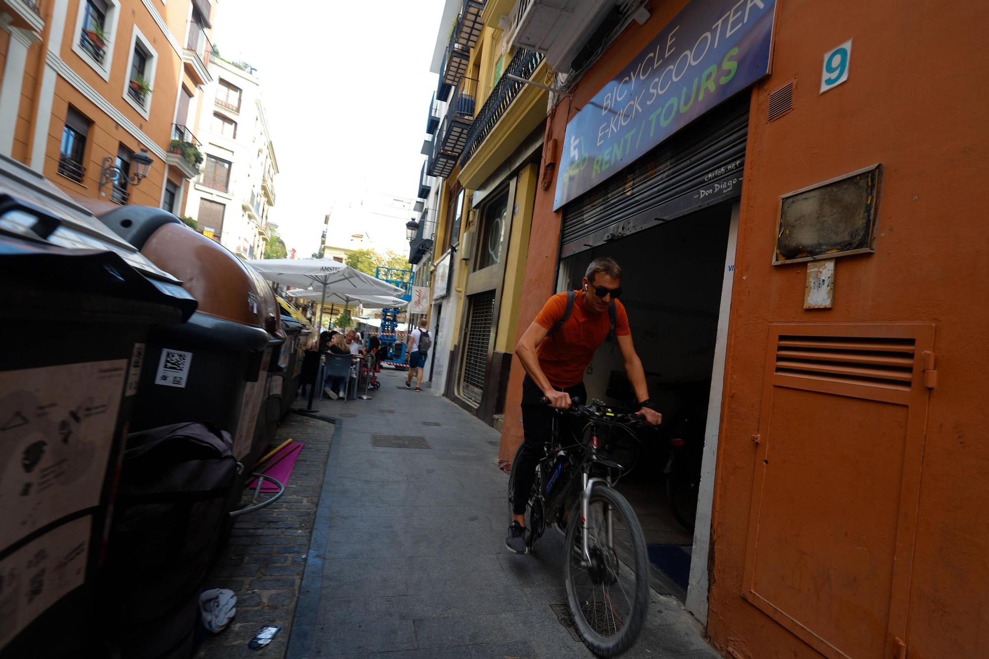 El comercio tradicional desaparece del centro de València por los altos alquileres