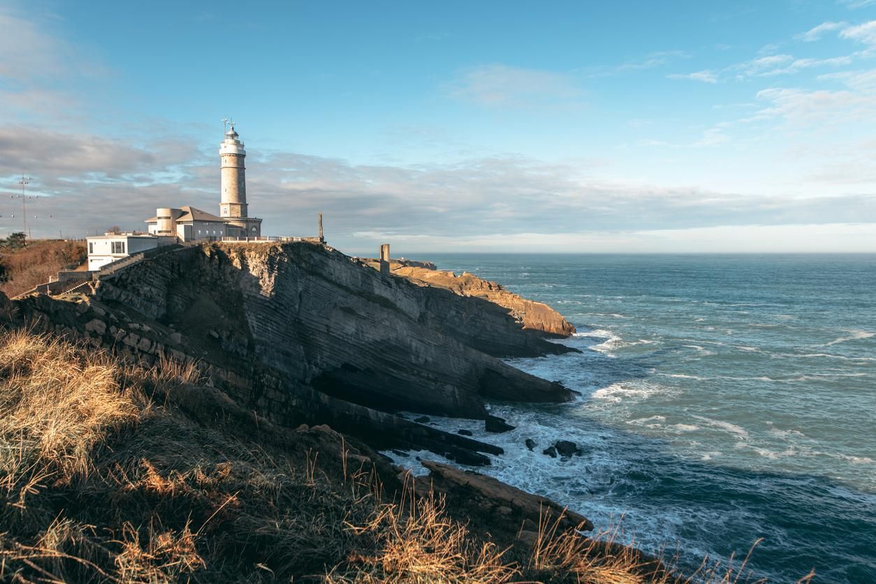 Faro en Santander.