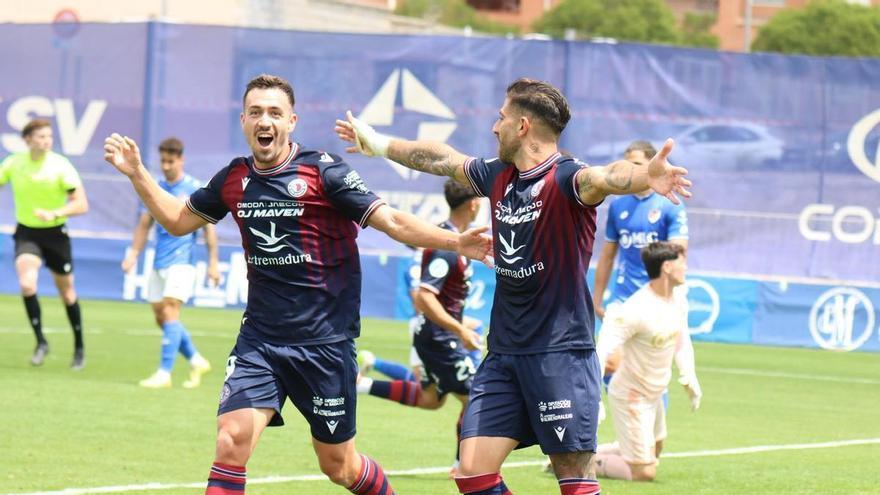 Fotogalería | Las imágenes del ascenso a Primera Federación del Extremadura en Linares