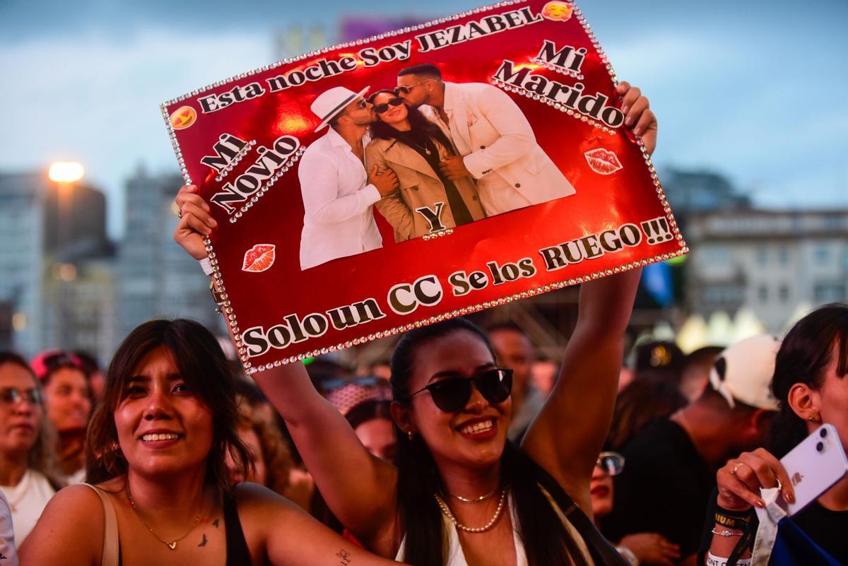 El rey y el príncipe de la bachata enamoraron a 14.000 fans en el muelle de Batería
