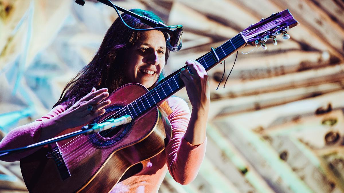 Lorena Álvarez durante uno de sus conciertos.