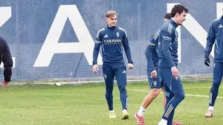 Los planes de Sellés ante el Cádiz. Dani Gómez, con opciones de ser titular, pugna con Kodro por un puesto