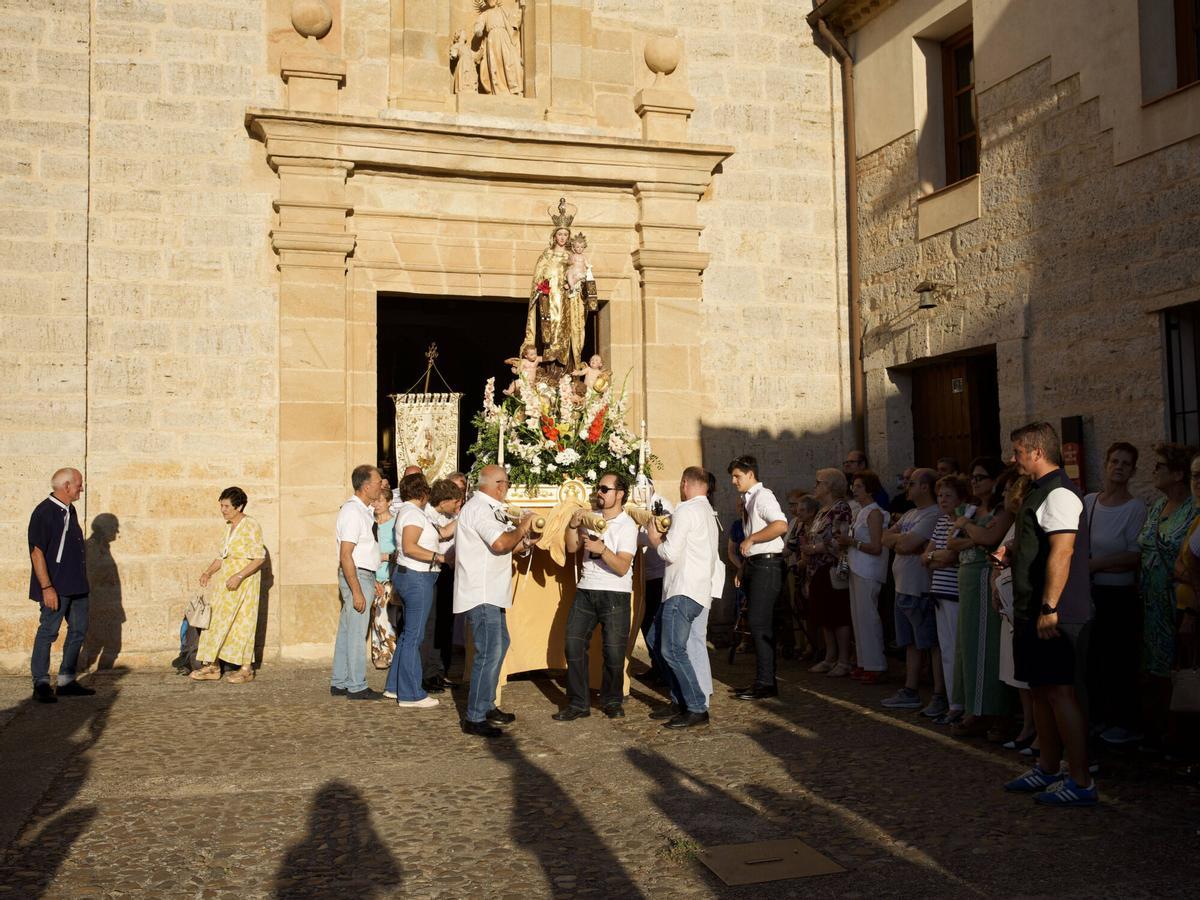 Procesión de la Virgen del Carmen de Toro