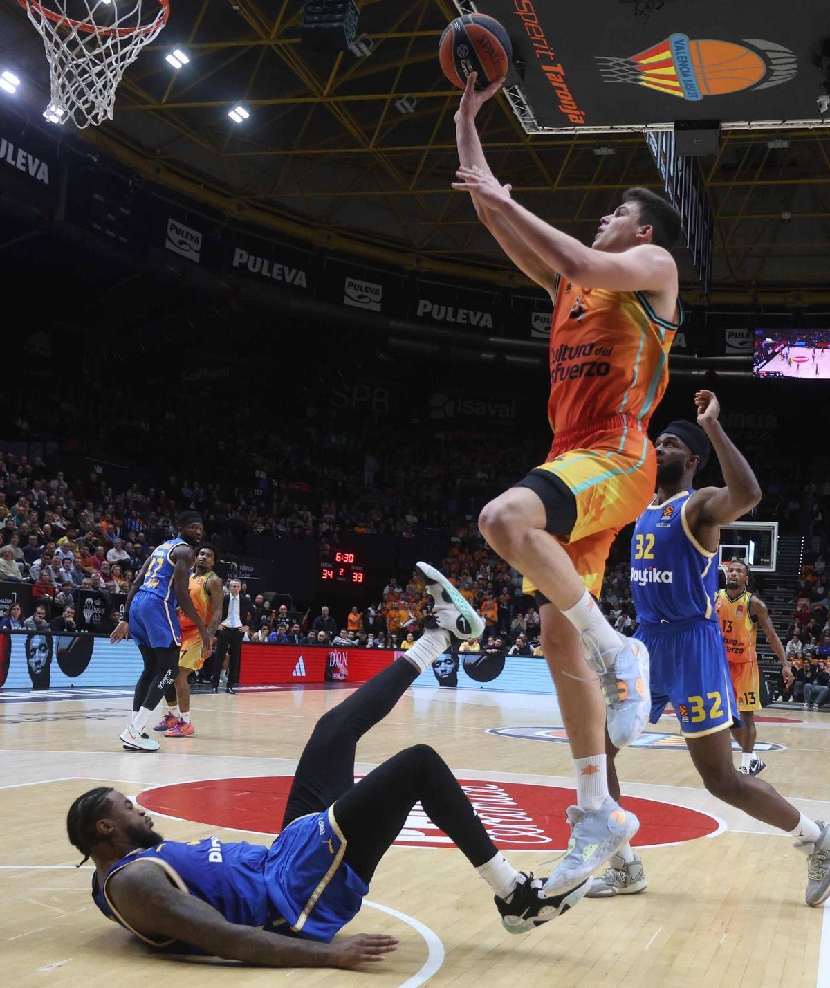 Jaime Pradilla, en el partido de la temporada pasada contra el Maccabi en la Fonteta