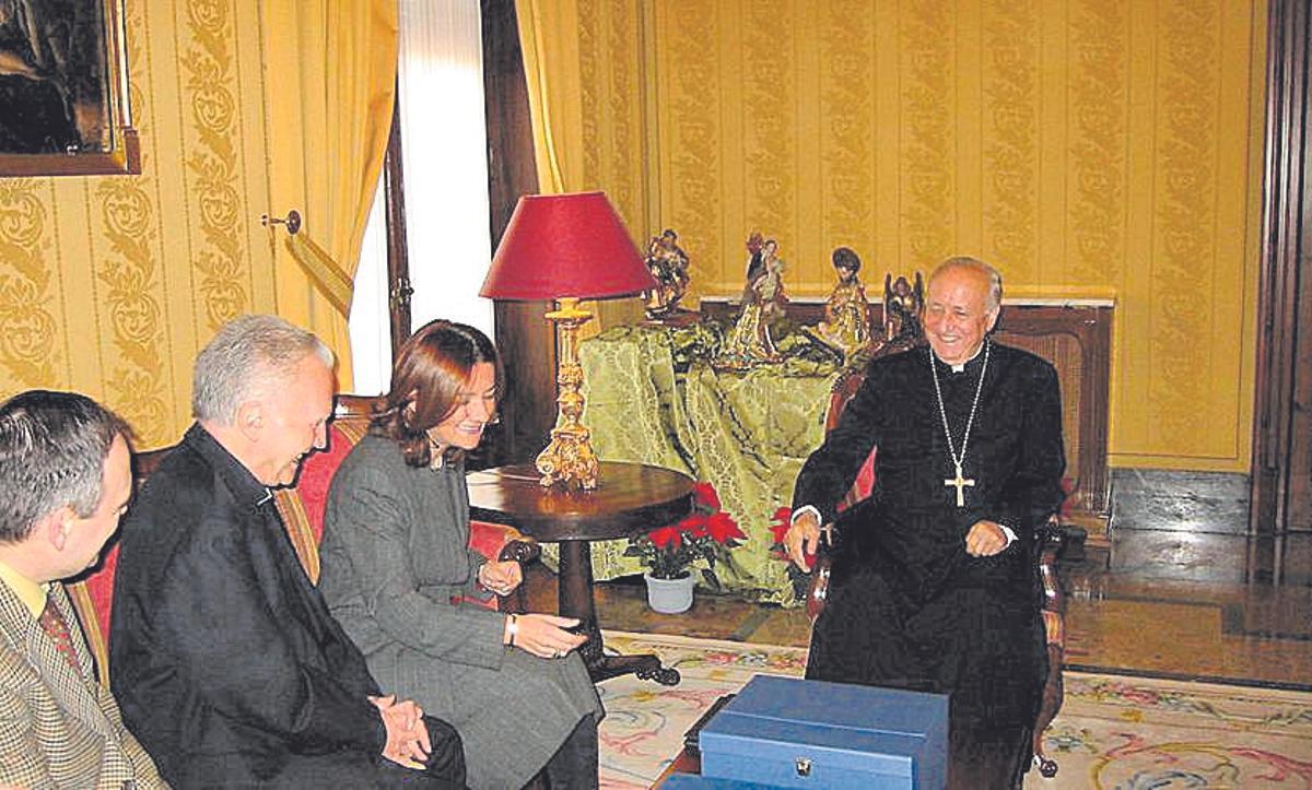 Reunió amb l’arquebisbe García-Gasco (els textos religiosos són un dels deures pendents de l’Acadèmia)