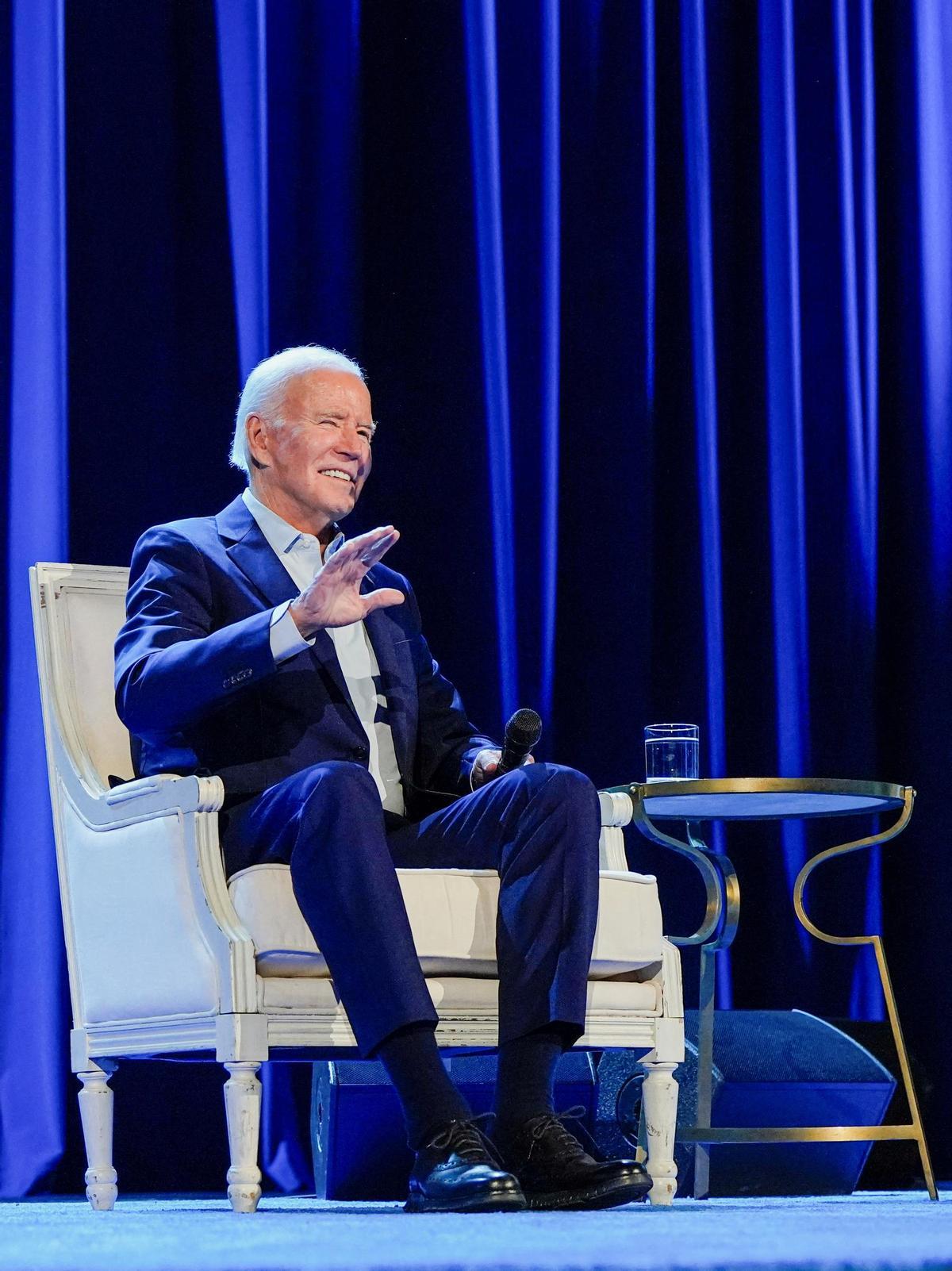 Obama y Clinton apoyan a Biden en un acto en Nueva York