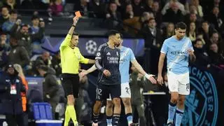 Lo que no se vio del City - Madrid: la extraña actuación del VAR en la roja y el Etihad no olvida el 'eu farei x10'