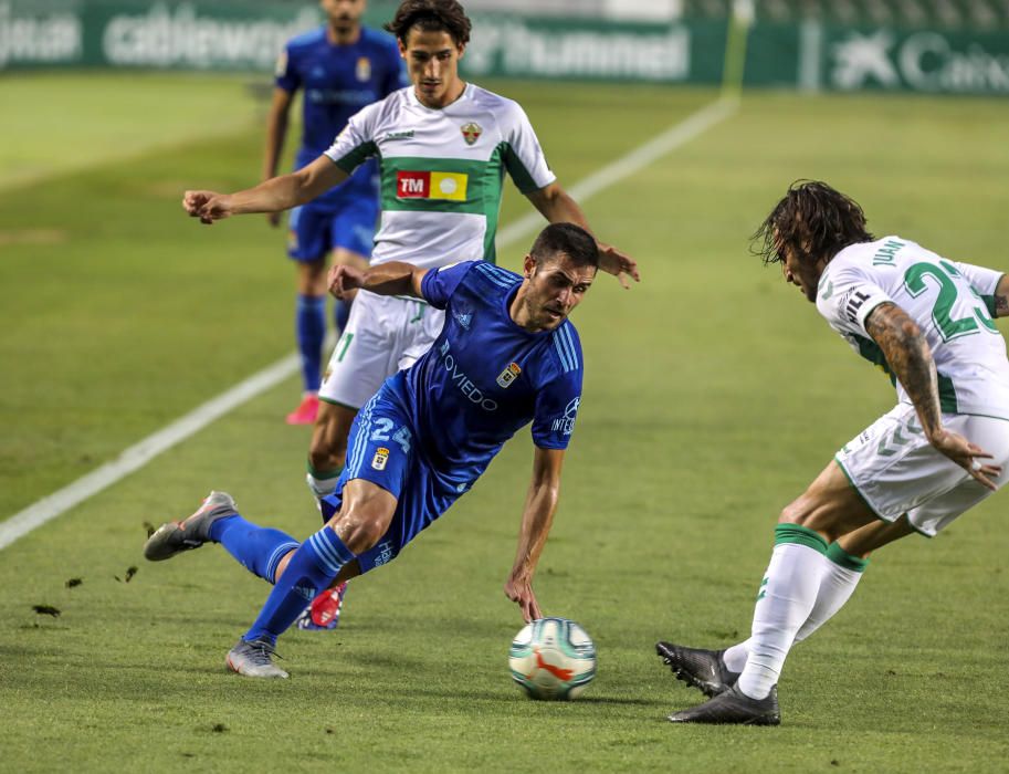 Partido entre el Elche y el Real Oviedo