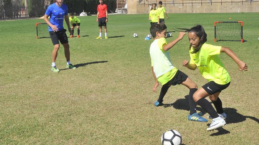 Entrenamiento de fútbol-base en la Ciudad Deportiva