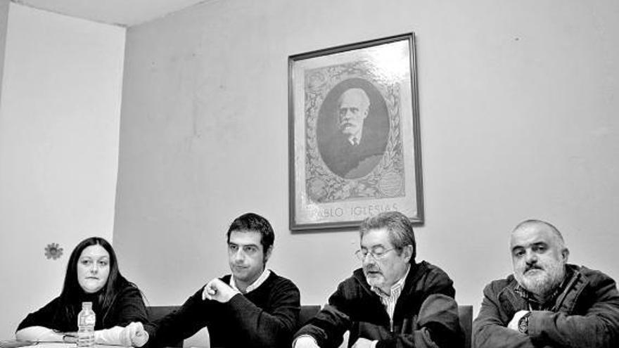 Helena Llaneza, David Diego Ruiz, Miguel Ángel Fernández y Celestino Martínez, ayer, en Ciaño.