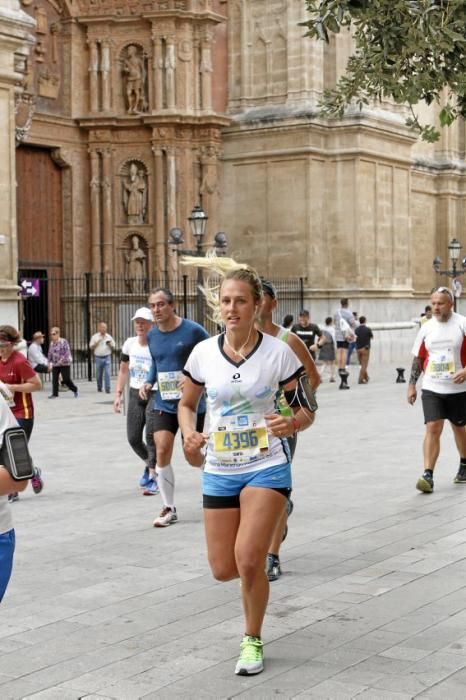 9.000 Läufer aus 49 Ländern gingen am Sonntag den 15.10. an den Start. In der Marathon Disziplin gingen die Deutschen leer aus.