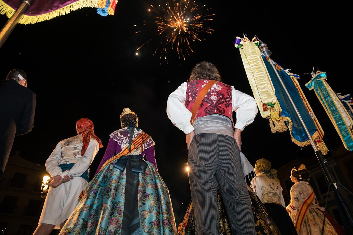 El castillo artificial tras el Pregón que da inicio a las Fallas de Cheste.