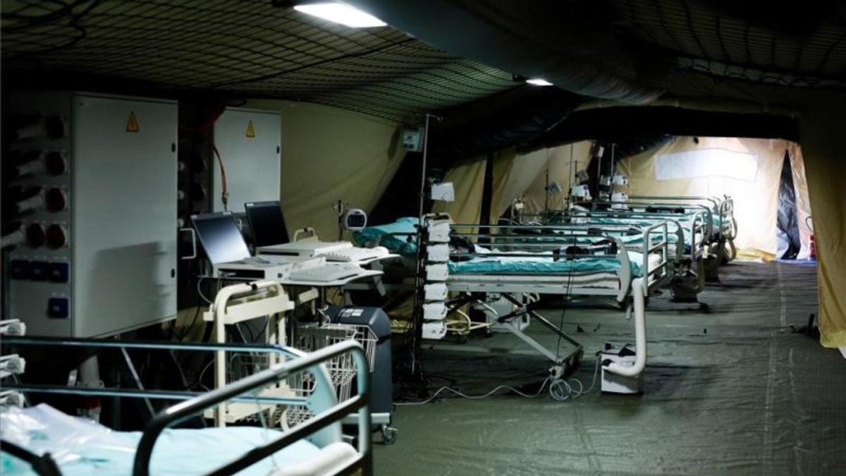 Un hospital móvil para atender enfermos de coronavirus en Francia.