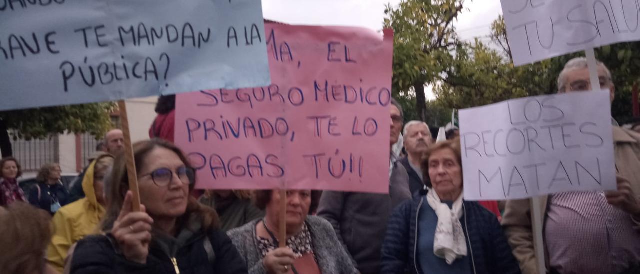 En la manifestación han participado vecinos de toda la comarca.