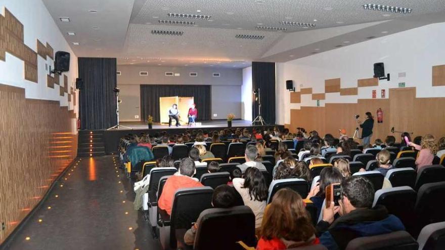 O Burgo estrena auditorio y ultima la biblioteca