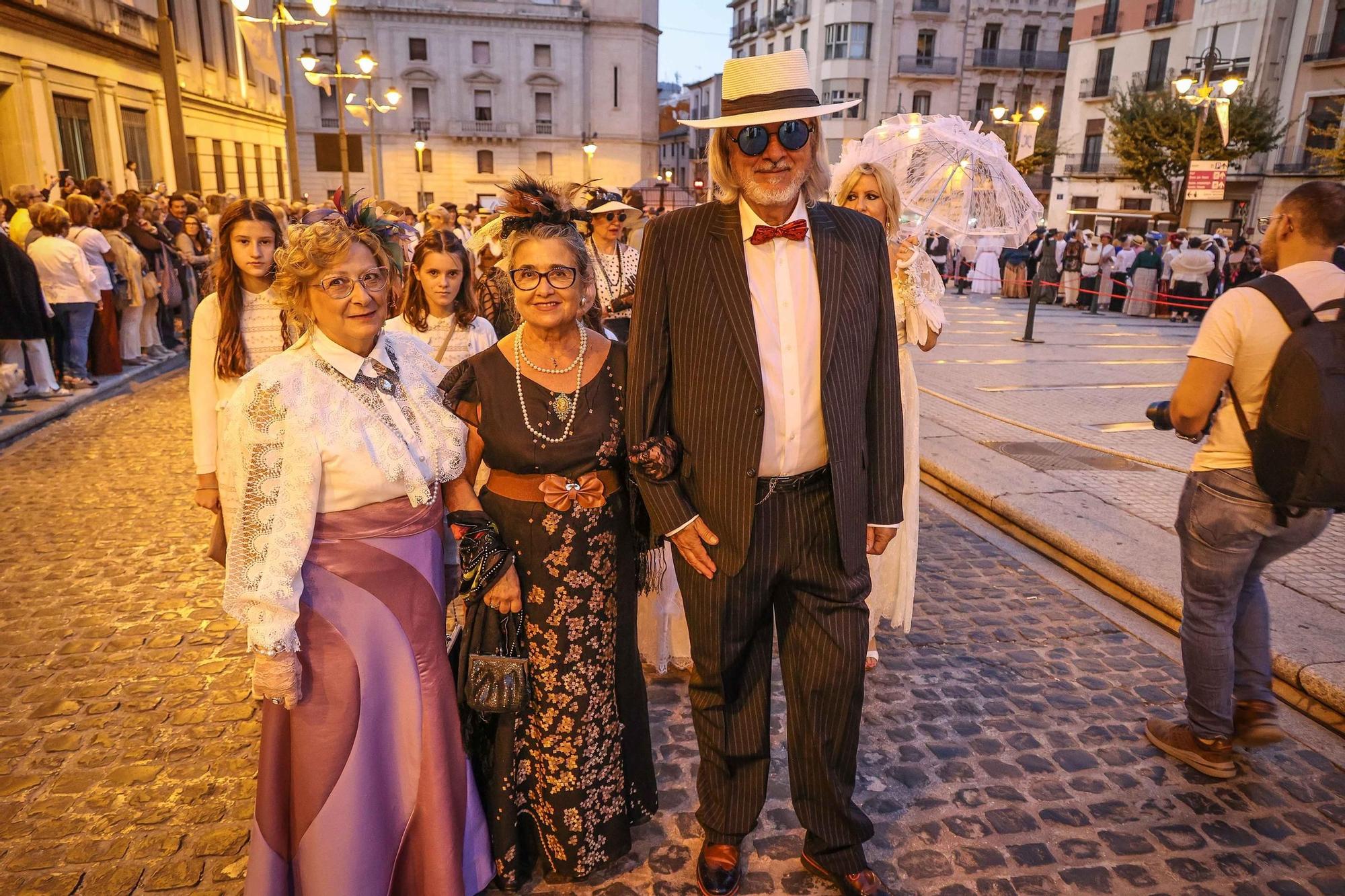 Inicio de la Feria Modernista de Alcoy 2025